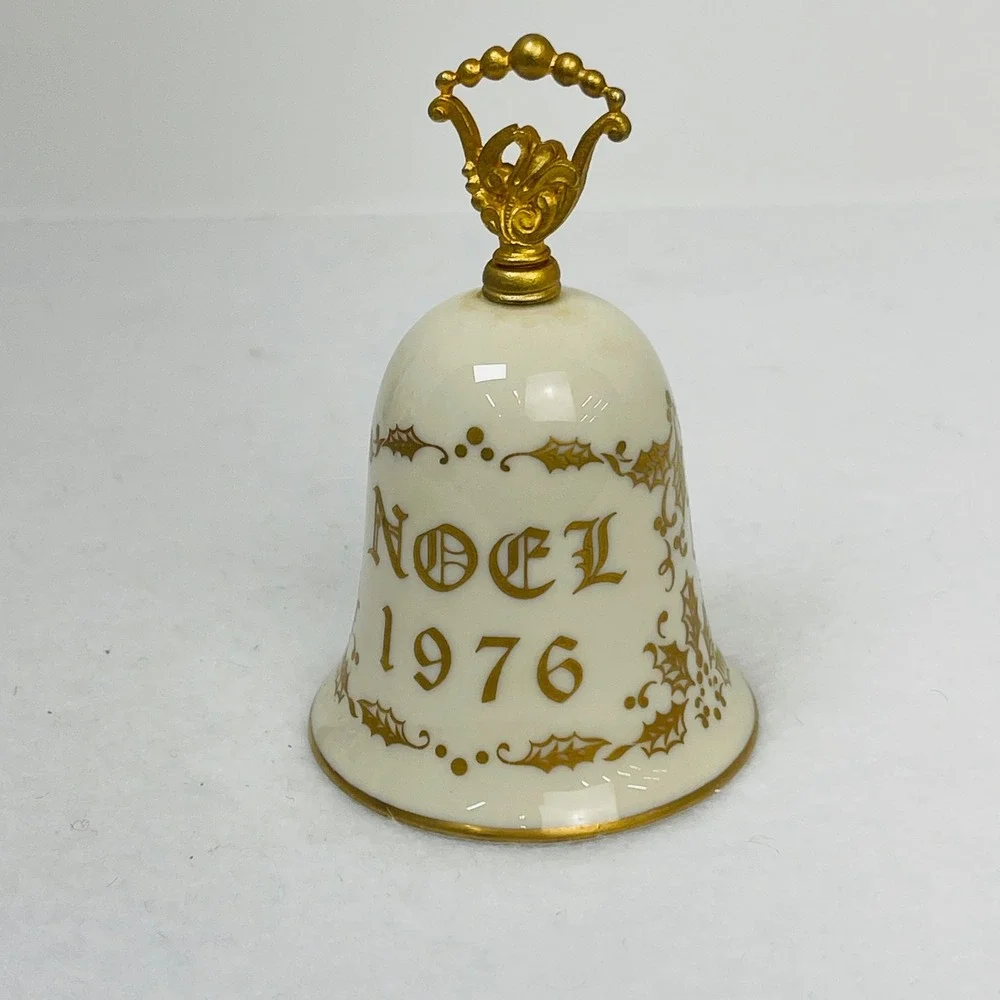 Gorham Fine China Noel 1976 Christmas Bell Winter Sleigh Scene Gold Trim Vintage